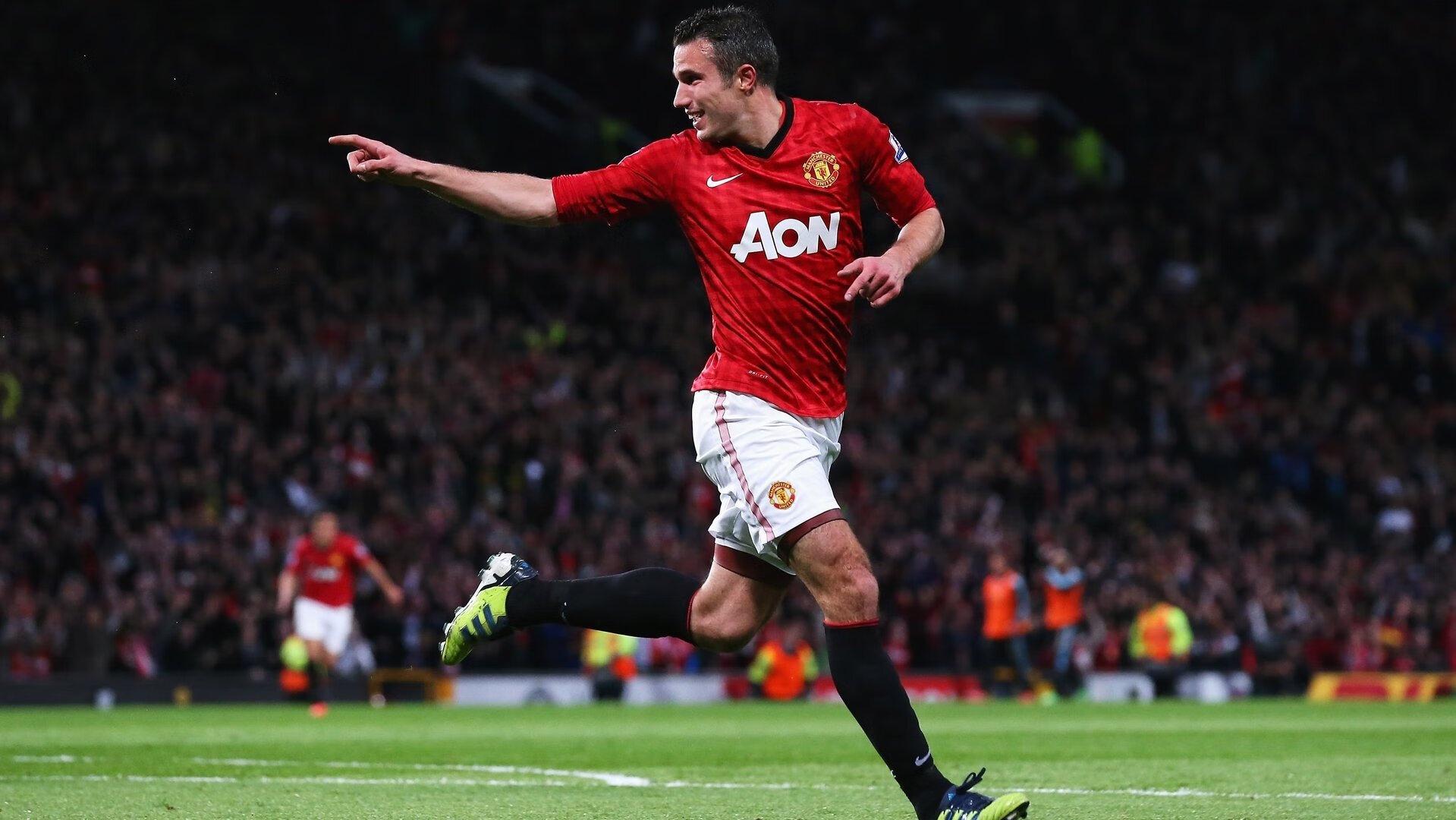 哈兰德梅开二度助曼城大胜，英超金靴之争再起波澜